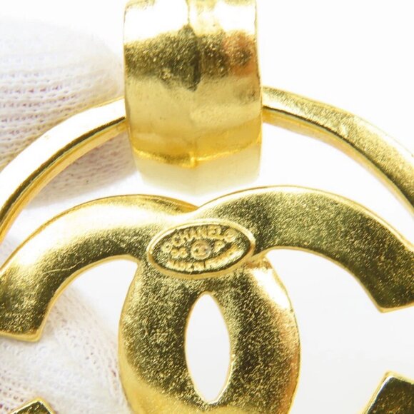 CHANEL CC Logos Round Dangle Earrings Gold Tone 96P Auth n1143 - Picture 6 of 6